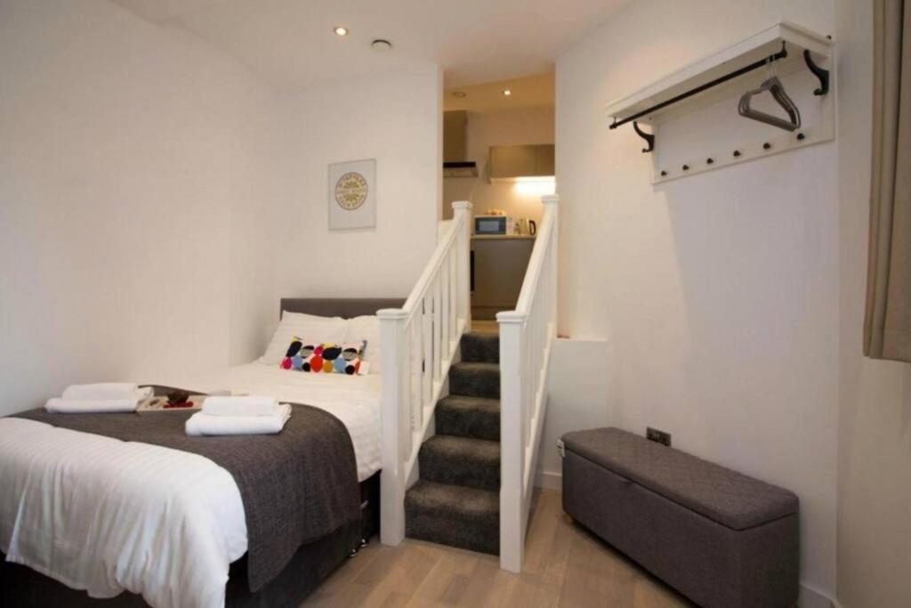 Victoria Street Sleeps 2 Apartment *